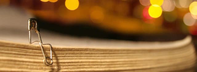 Co oznacza agrafka na ubraniu i jak może uratować Twój styl Co oznacza agrafka na ubraniu i jak może uratować Twój styl