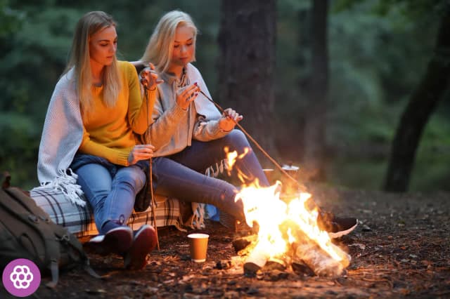 Stylizacje na ognisko: modne i wygodne propozycje na każdą porę roku Stylizacje na ognisko: modne i wygodne propozycje na każdą porę roku
